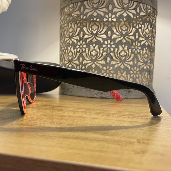 Ray-ban wayfarer sunglasses - Picture 7 of 11